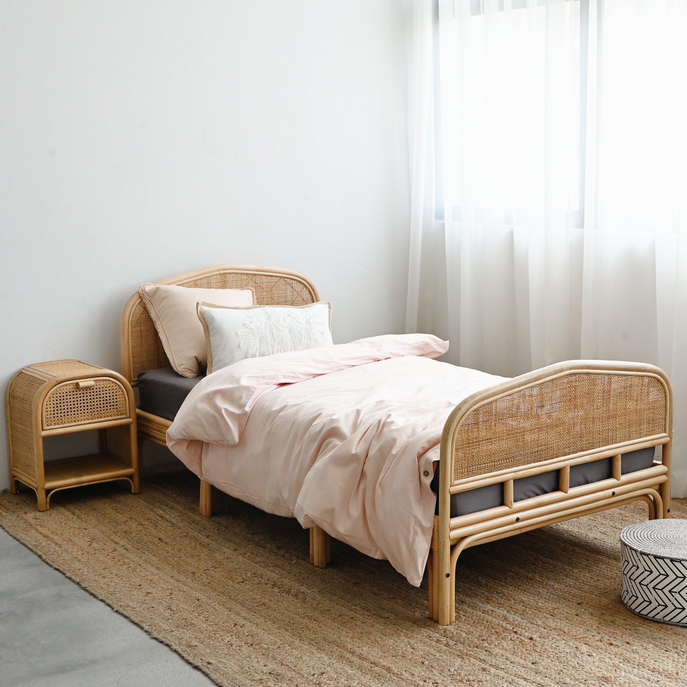 Rattan deals bed single