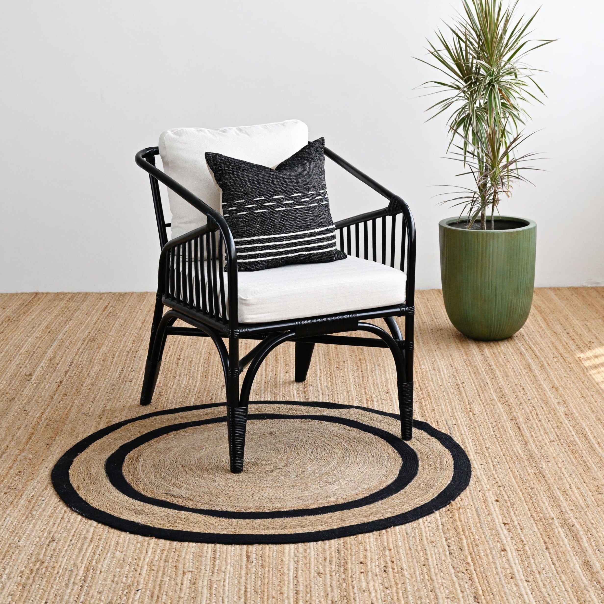 Insel Rattan Arm Chair - Black