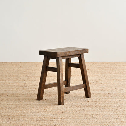 Lowanu Stool