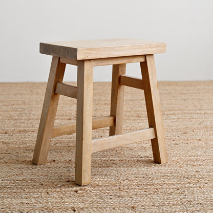 Lowanu Stool